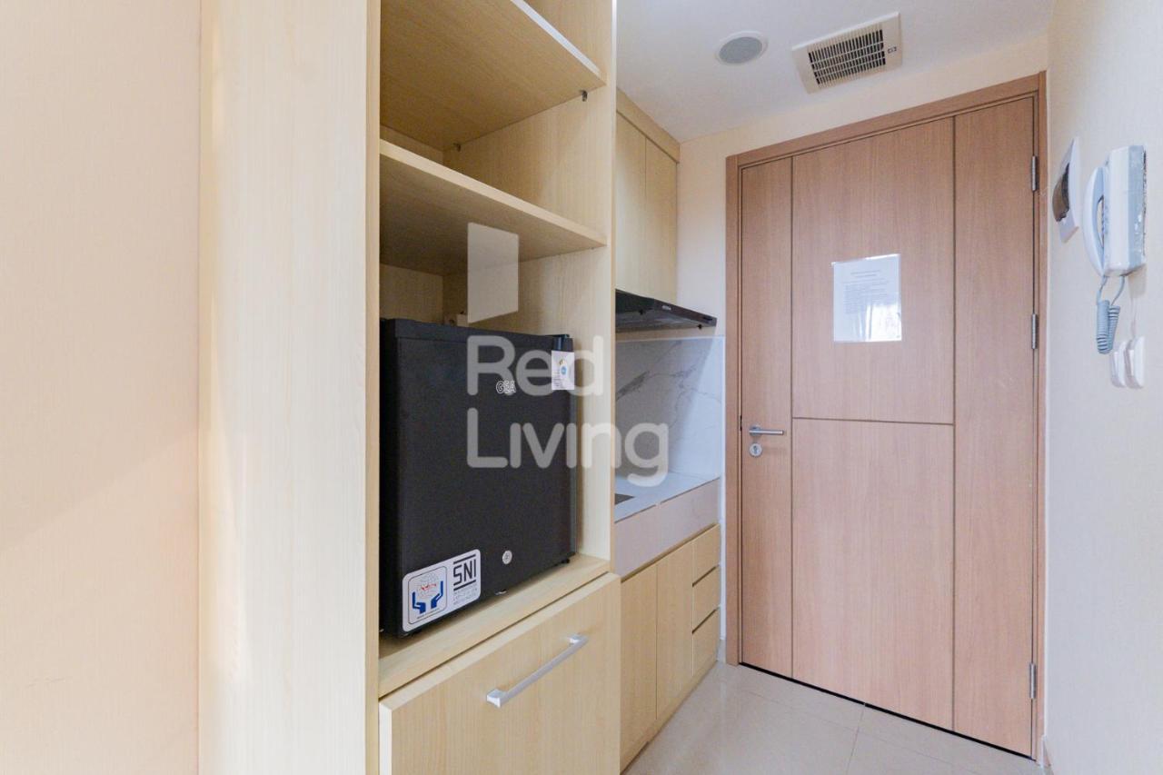 Redliving Apartemen Jakarta Living Star - Boborooms Exterior photo