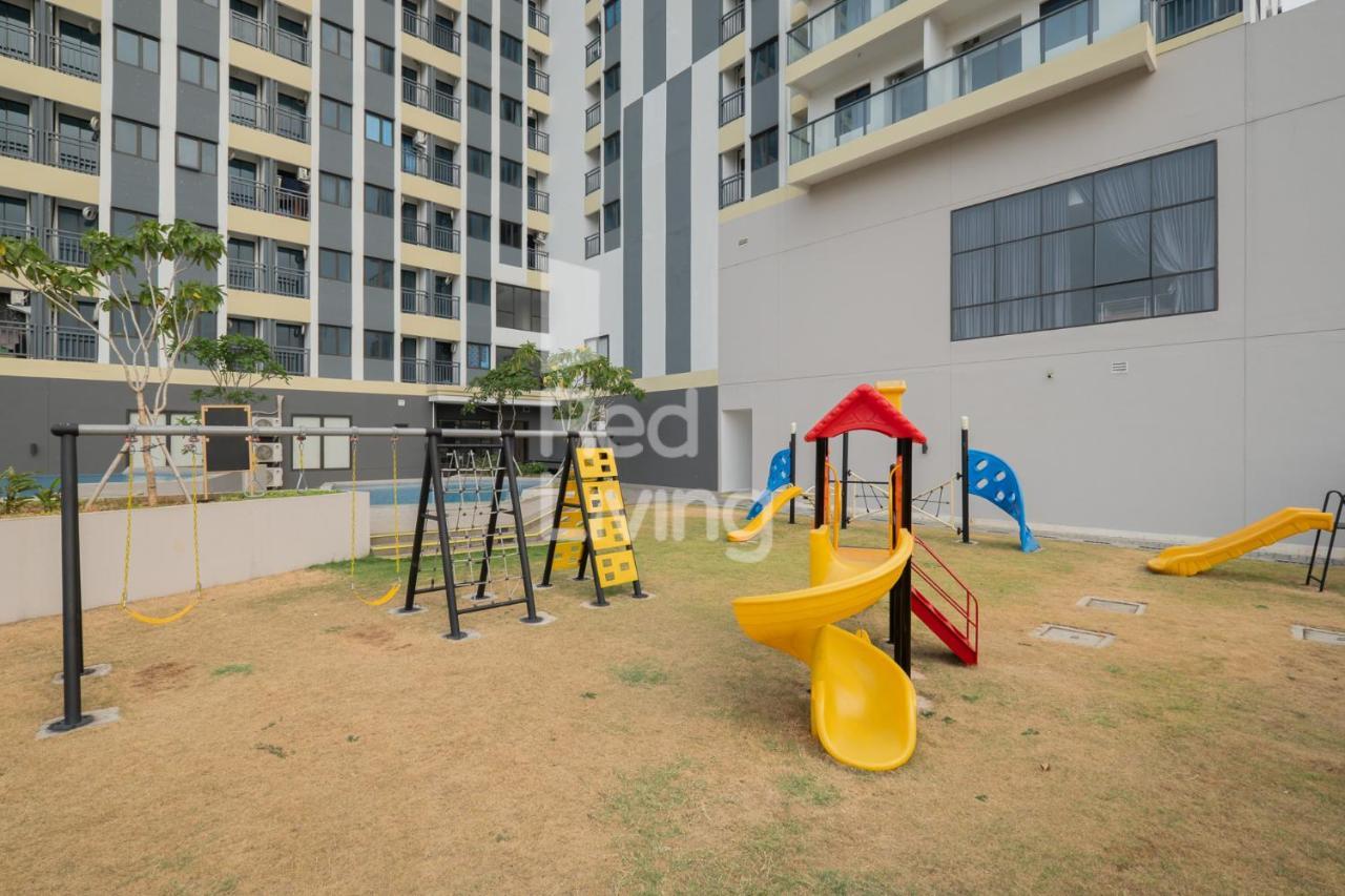 Redliving Apartemen Jakarta Living Star - Boborooms Exterior photo